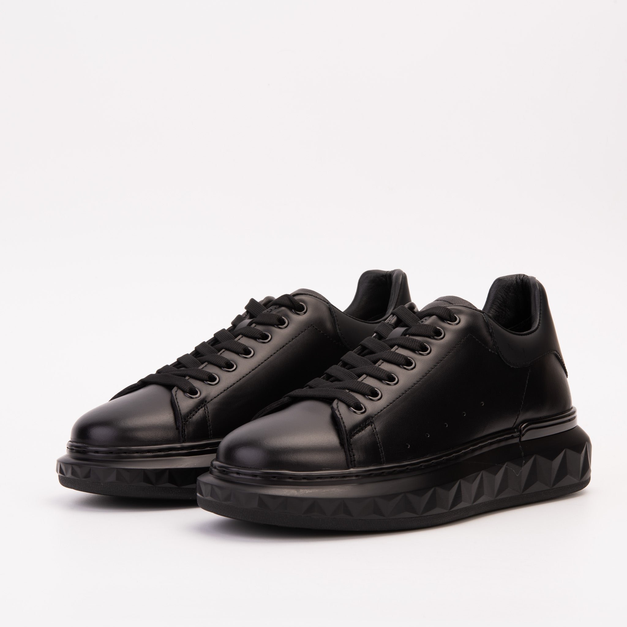 The Linq Black Leather Men Sneaker