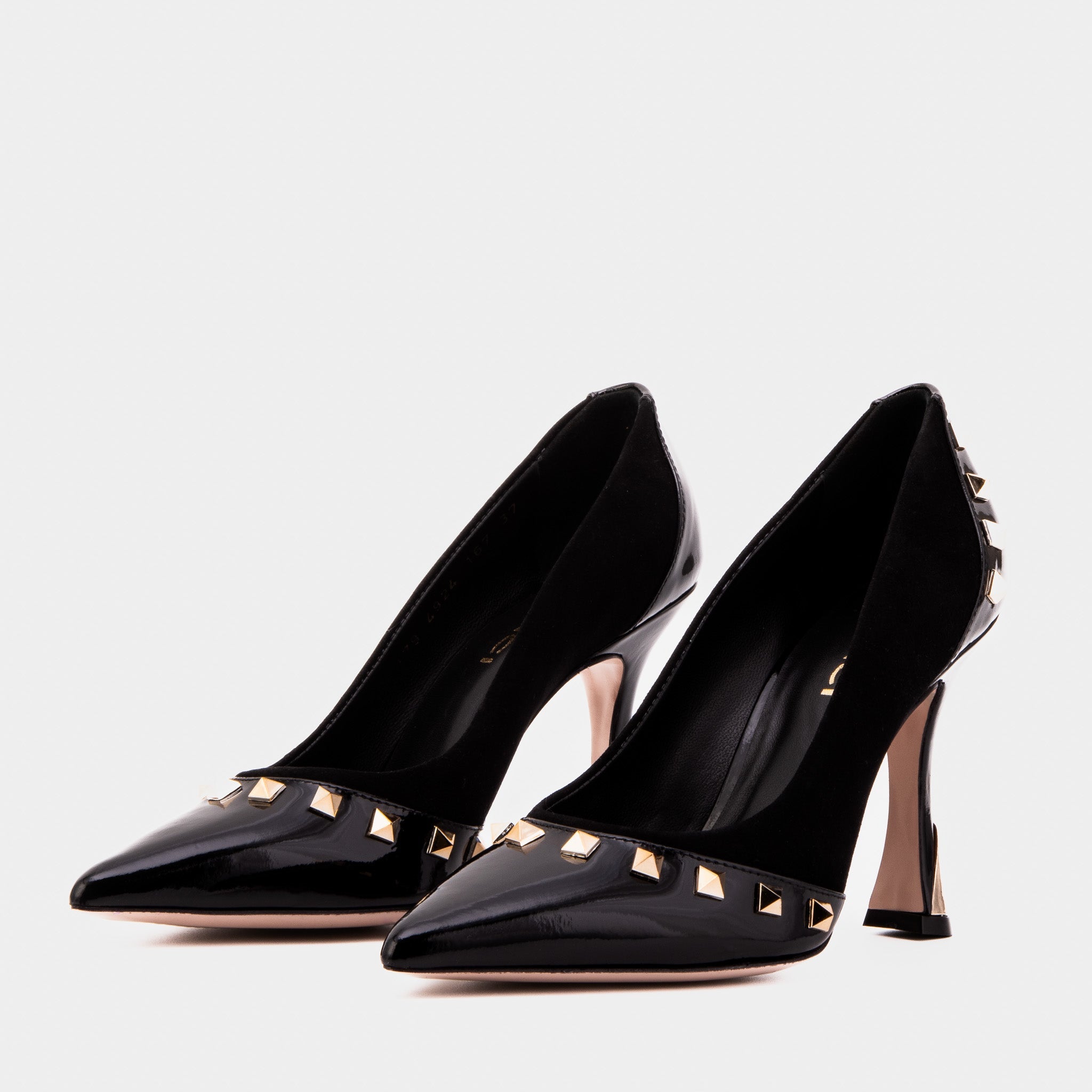 The Bella Vita Studded Leather Pump Women Shoe