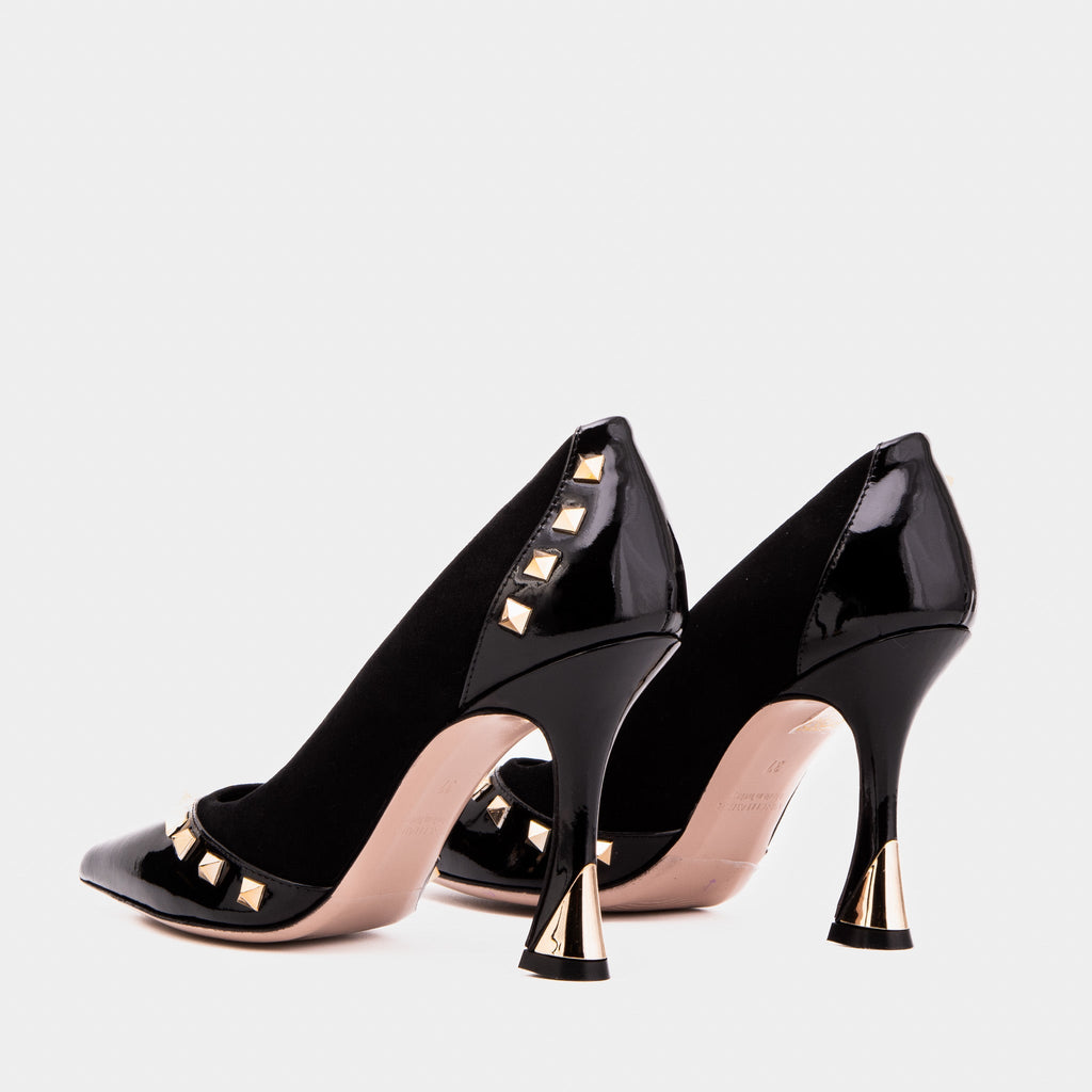 The Bella Vita Studded Leather Pump Women Shoe