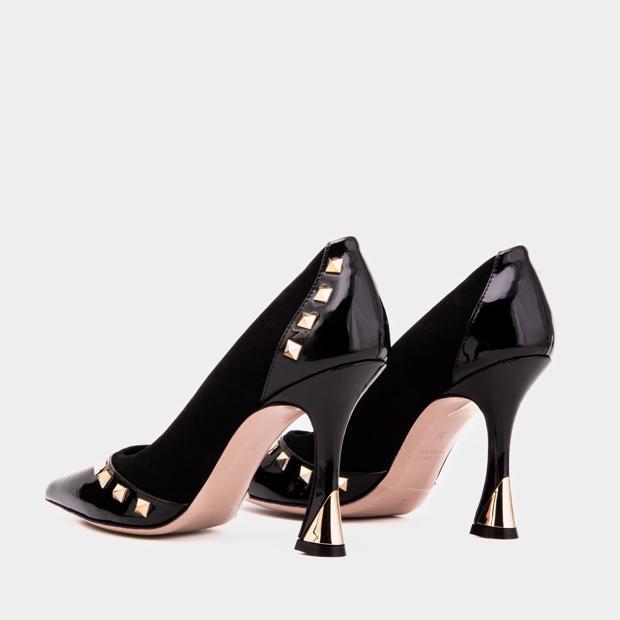 The Bella Vita Studded Leather Pump Women Shoe
