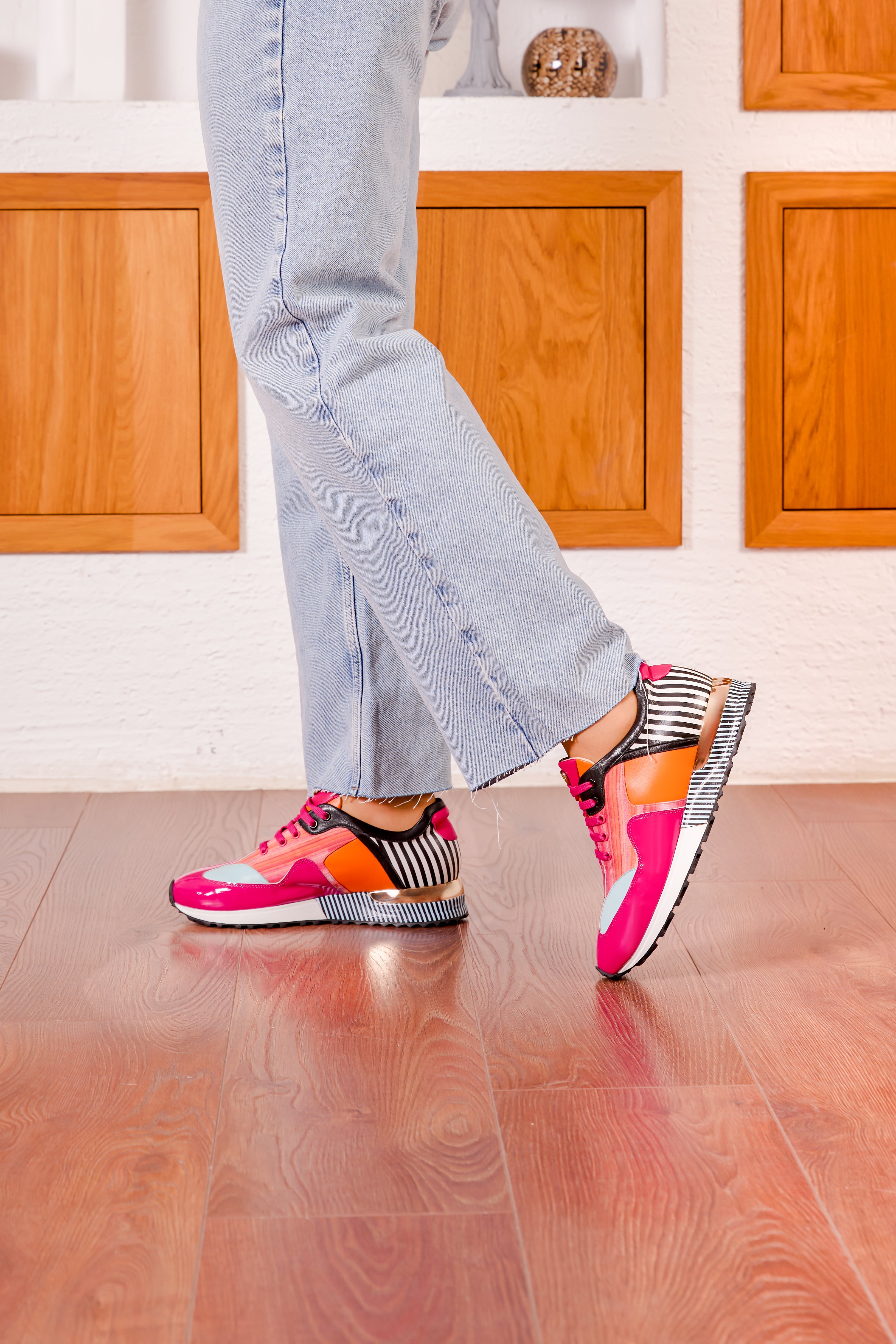 Santa Amaro Multi Color Fuchsia Women Sneaker